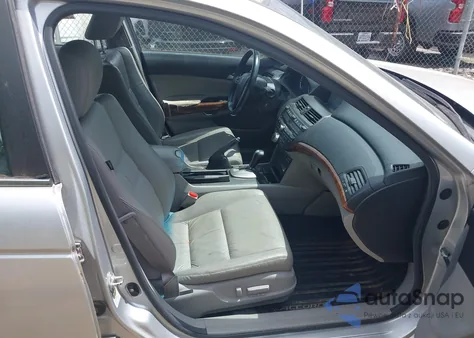 2011 Honda Accord Exl z USA, uszkodzony, nr VIN 1HGCP3F89BA010970